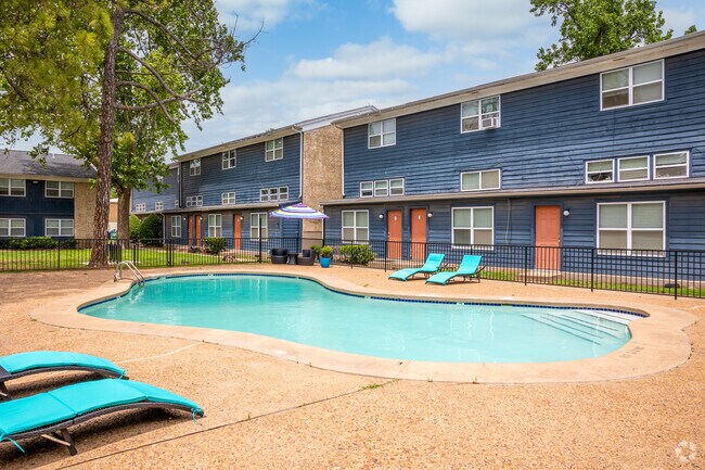 Segunda piscina - Charleston Apartments