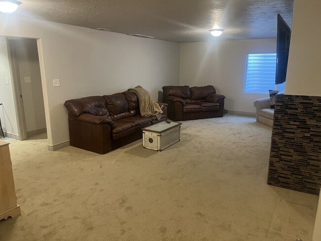 Photo - 638 Koins Way