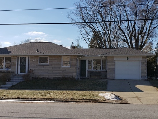 Building Photo - 1205 Iroquois St Rental