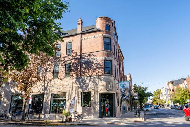 Building Photo - 2056 N Damen Ave Unit 2