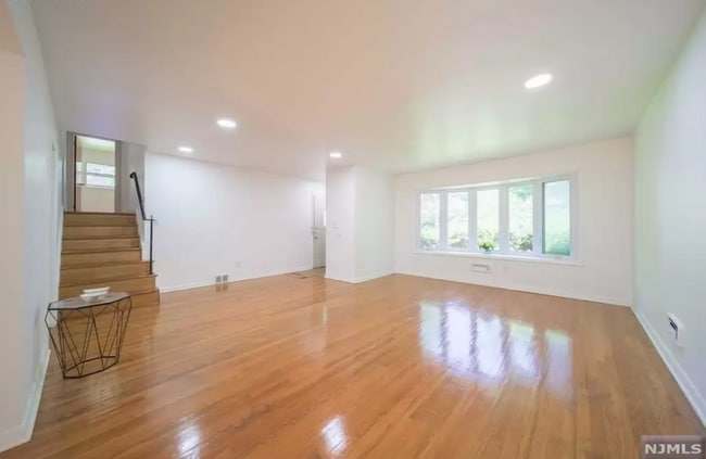 Photo - 10 Center St