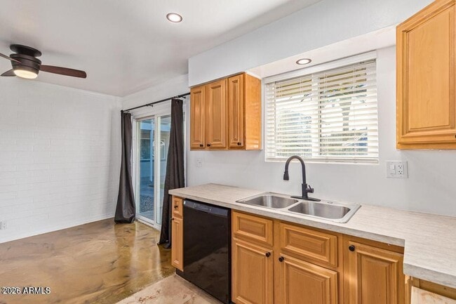 Photo - 6841 E 2nd St Unit 4