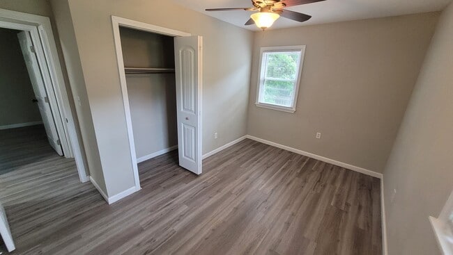 Dormitorio 2 - 400 N Third Ave