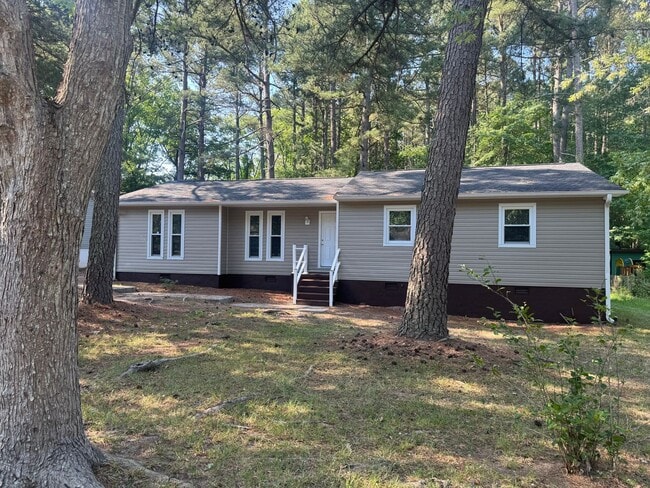 Building Photo - Gorgeous 3 bedroom home recently updated.