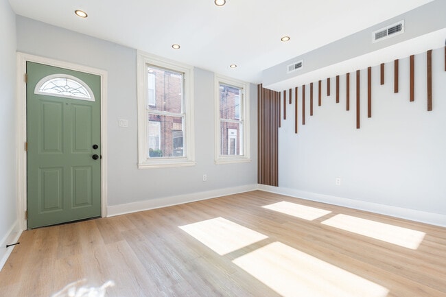 Photo - 3120 Tilton St