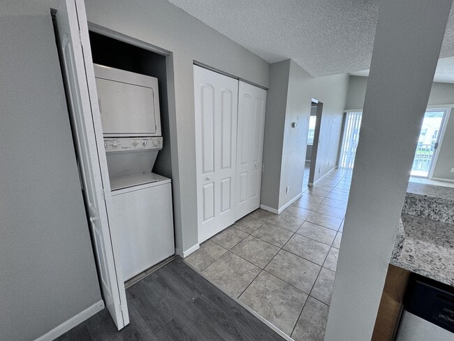 Photo - 2544 Woodgate Blvd