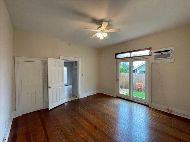 Photo - 708 W 31st St