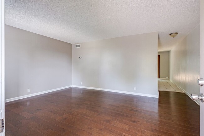 Photo - Sanctuary Near Downtown Nashville (MOVE IN SPECIAL!)