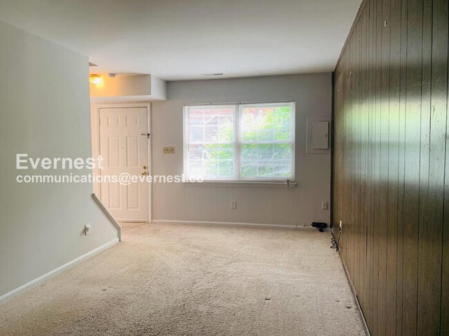 Photo - 9713 Hagel Cir Unit B