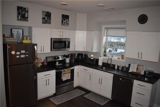 40 Jones St Unit 301