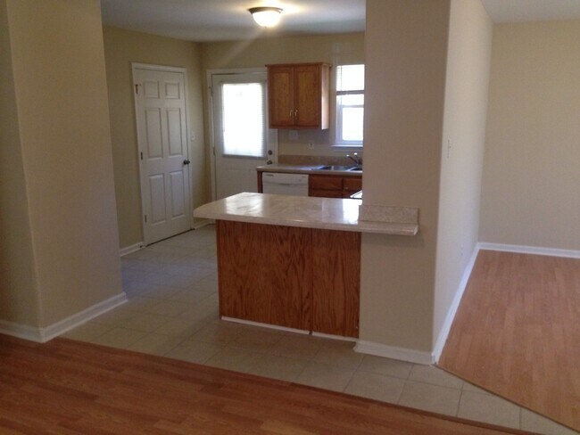 Photo - 3br 2 bath vaulted ceiling