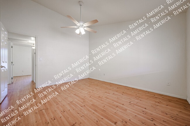 Photo - 2834 E Isabella Ave