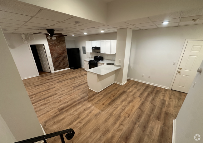 Building Photo - 36 Fleet St Rental