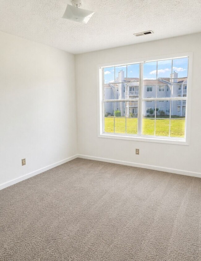 Photo - 301 Warton Ln