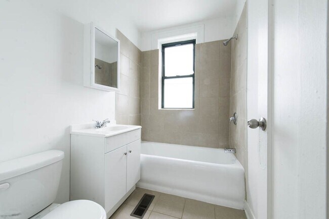 Photo - 7201 S Calumet Ave 345-59 E 72nd St Chicago, IL 60619