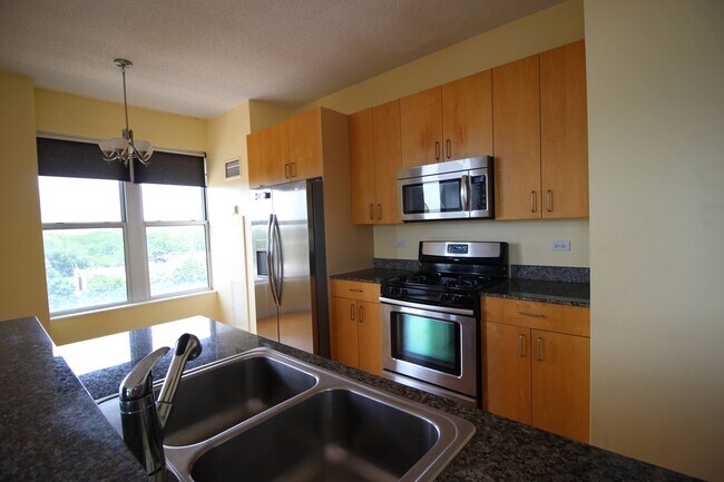 Photo - 1546 N Orleans St Unidad 604