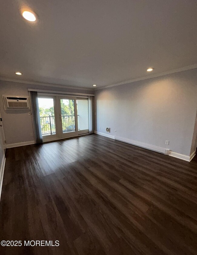 Photo - 330 Shore Dr Unit B11