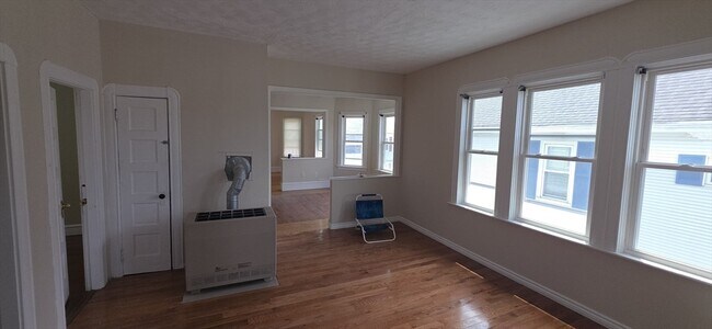 Photo - 105 6th St Unit 3