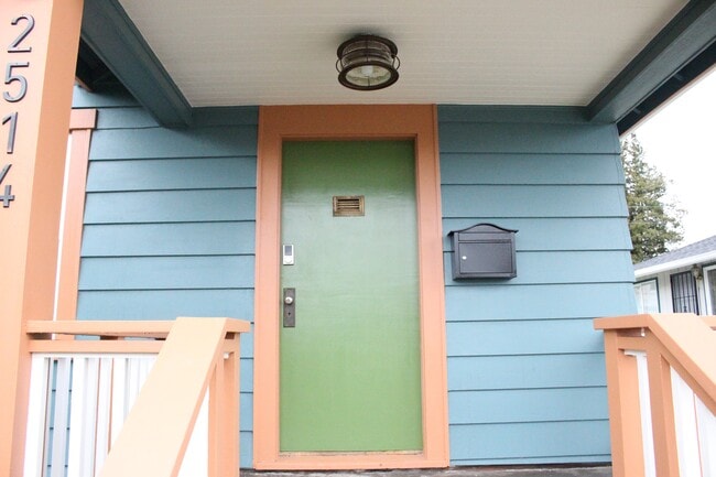 Photo - 2514 S Ainsworth Ave