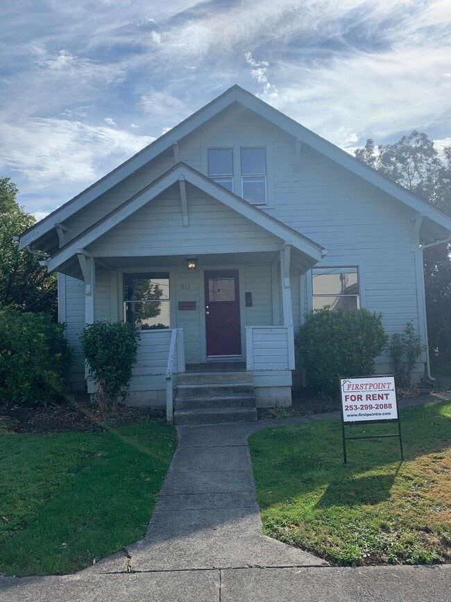 Building Photo - Updated Craftsman! Downtown Puyallup!