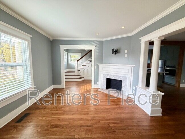 Photo - 105 E 19th St
