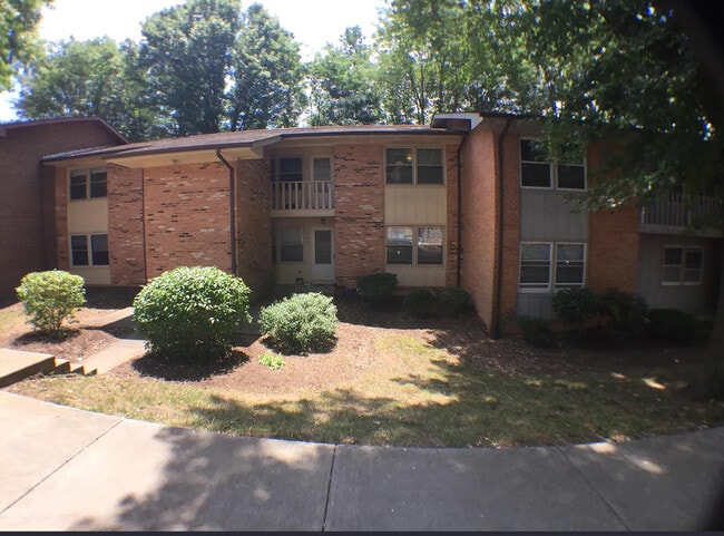 Photo - 1747 Donlee Dr