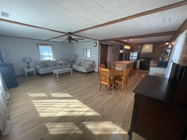 Photo - 551 N Broadway St