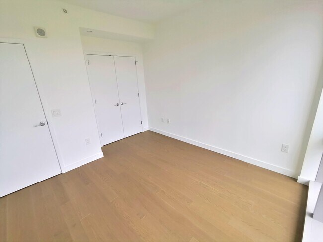 Photo - 75 Park Ln S Unit 702