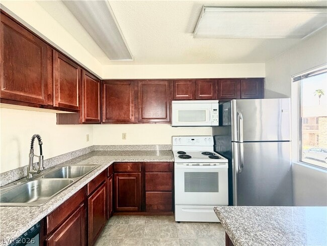 Building Photo - 5281 River Glen Dr Unit 222