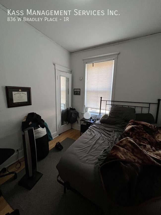 Photo - 836 W Bradley Pl Unidad 1R