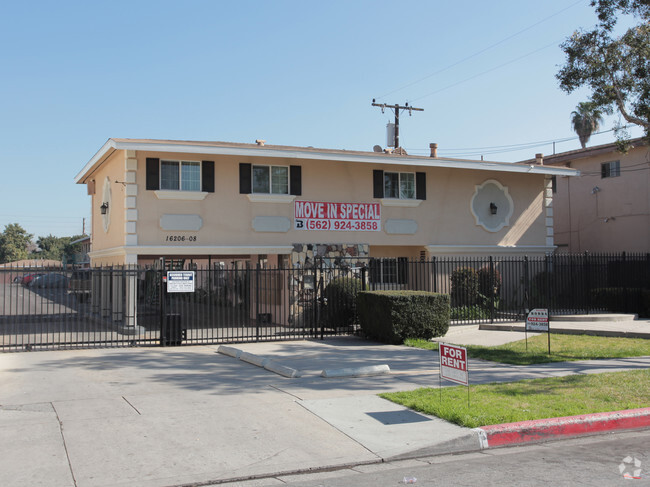 Building Photo - 16206-16208 Eucalyptus Ave Rental