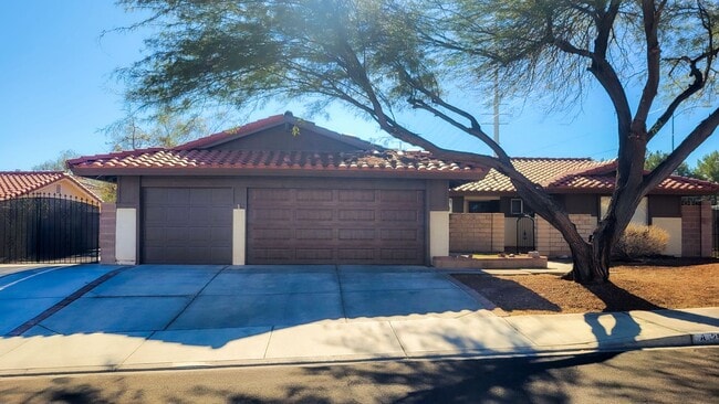 Photo - 8525 Del Rey Ave