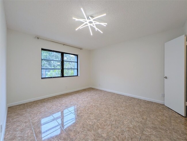 Photo - 3101 Oakland Shores Dr Unit H204