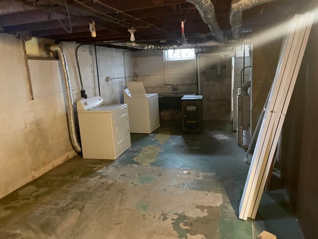Photo - 233 S 74th St