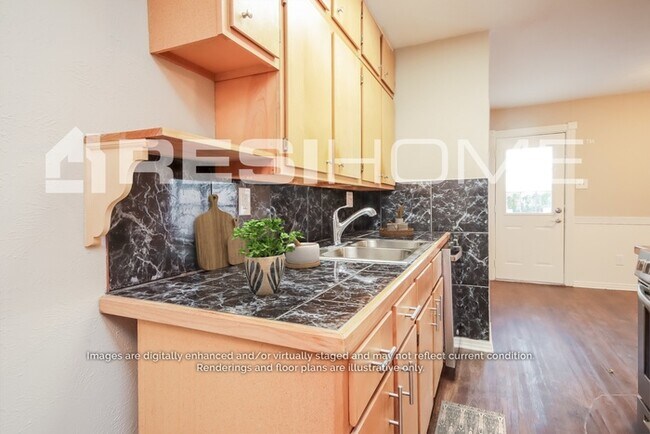5211 Parkridge Dr