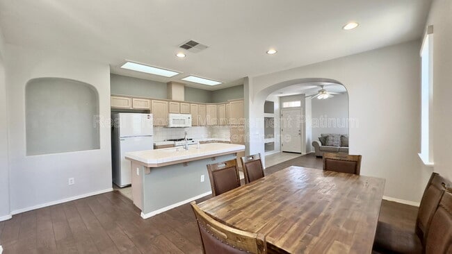 Photo - 643 W Casanova Ln