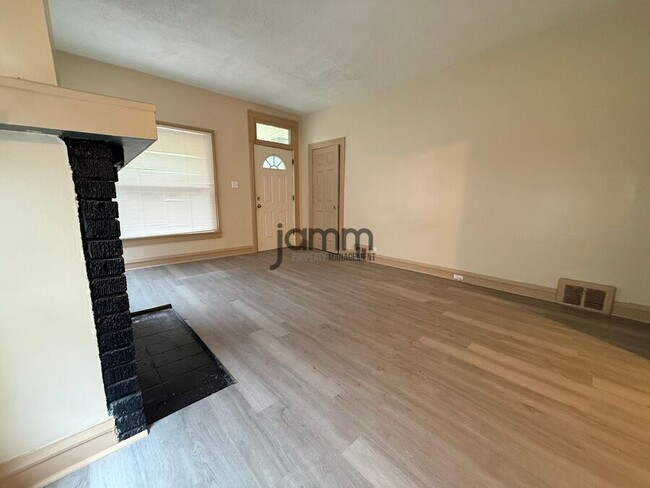 Photo - 1671 Belmar Rd