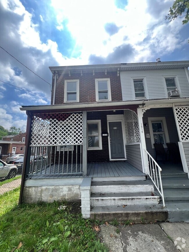 Building Photo - 4 bed 1 bath NEW RENO Rental