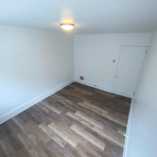 Photo - 1611 Lynn Ave