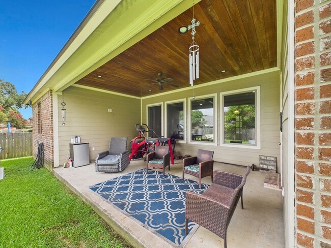 Photo - Nestled in the desirable Quail Hollow Subdivision