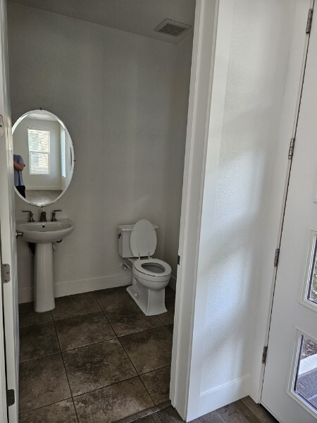 Photo - 1660 Spring St