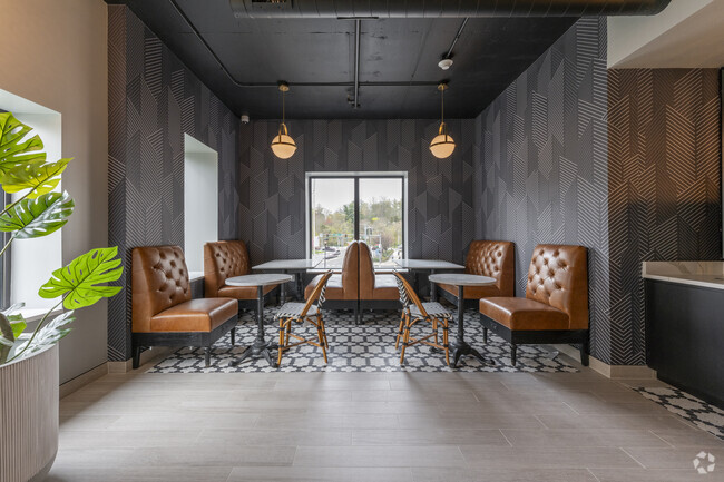 Lobby & Cafe