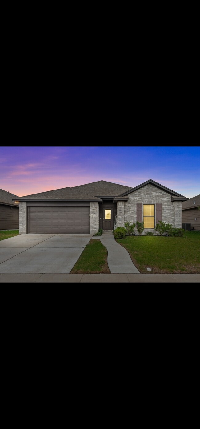 Building Photo - 9505 English Oak Dr Rental