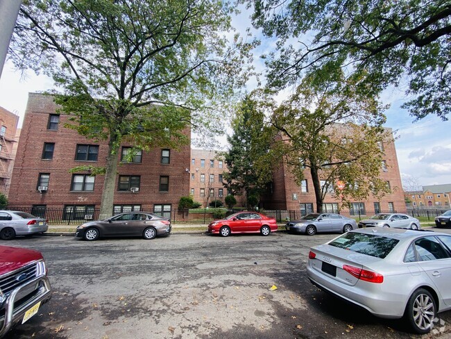 Building Photo - 4 Chestnut St Unit 110 Rental