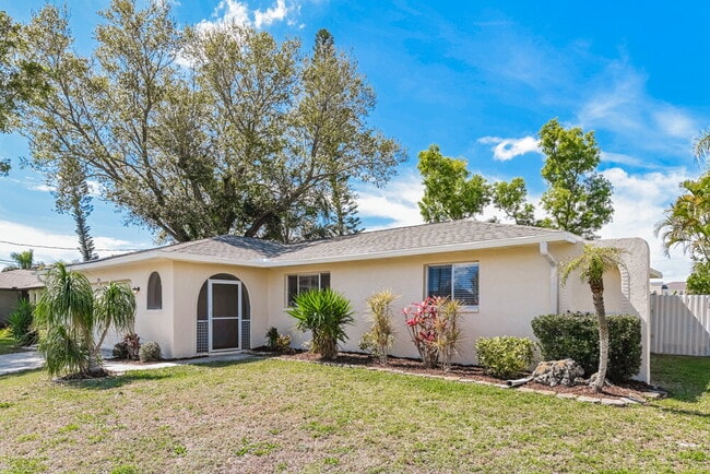 Photo - 324 SE 17th Pl