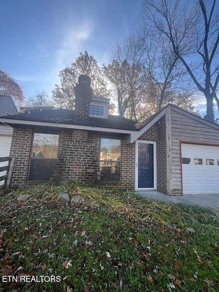 Photo - 7666 Chatham Cir NW