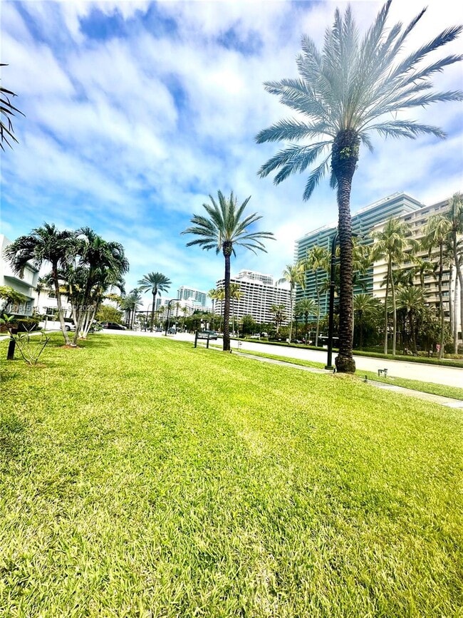Building Photo - 10178 Collins Ave Unit 205