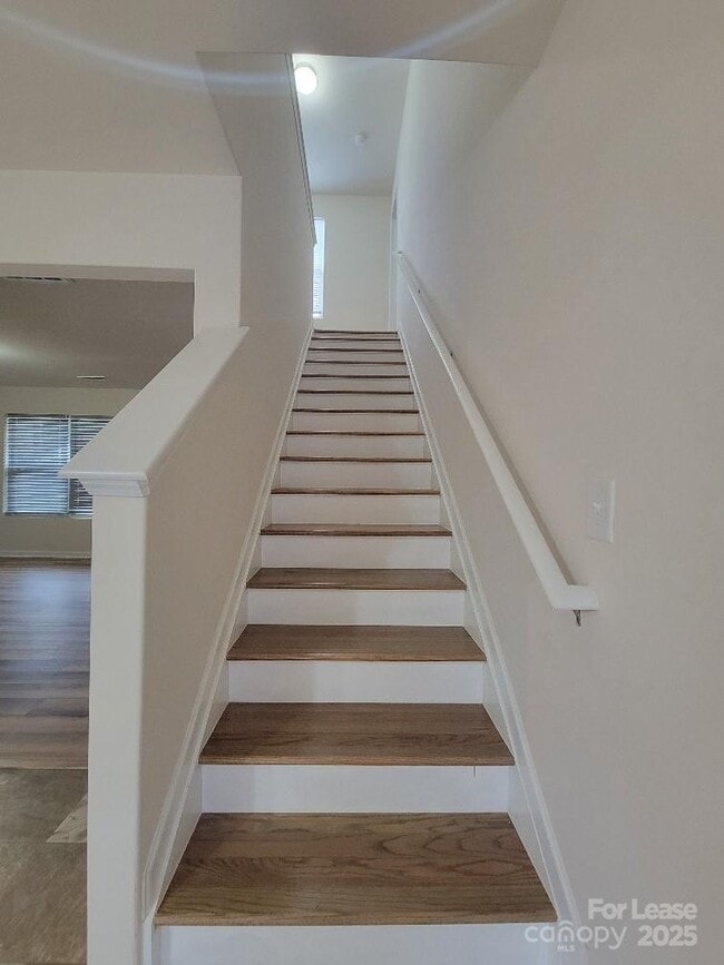 Photo - 5823 Hewitt Dr