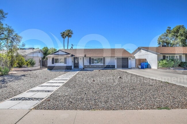Photo - 1725 W Mitchell Dr House