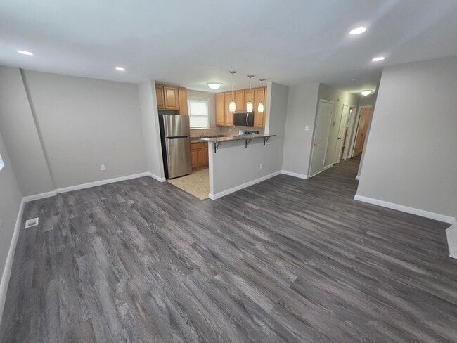Building Photo - 264 Nandina Plaza Unit 1F Rental
